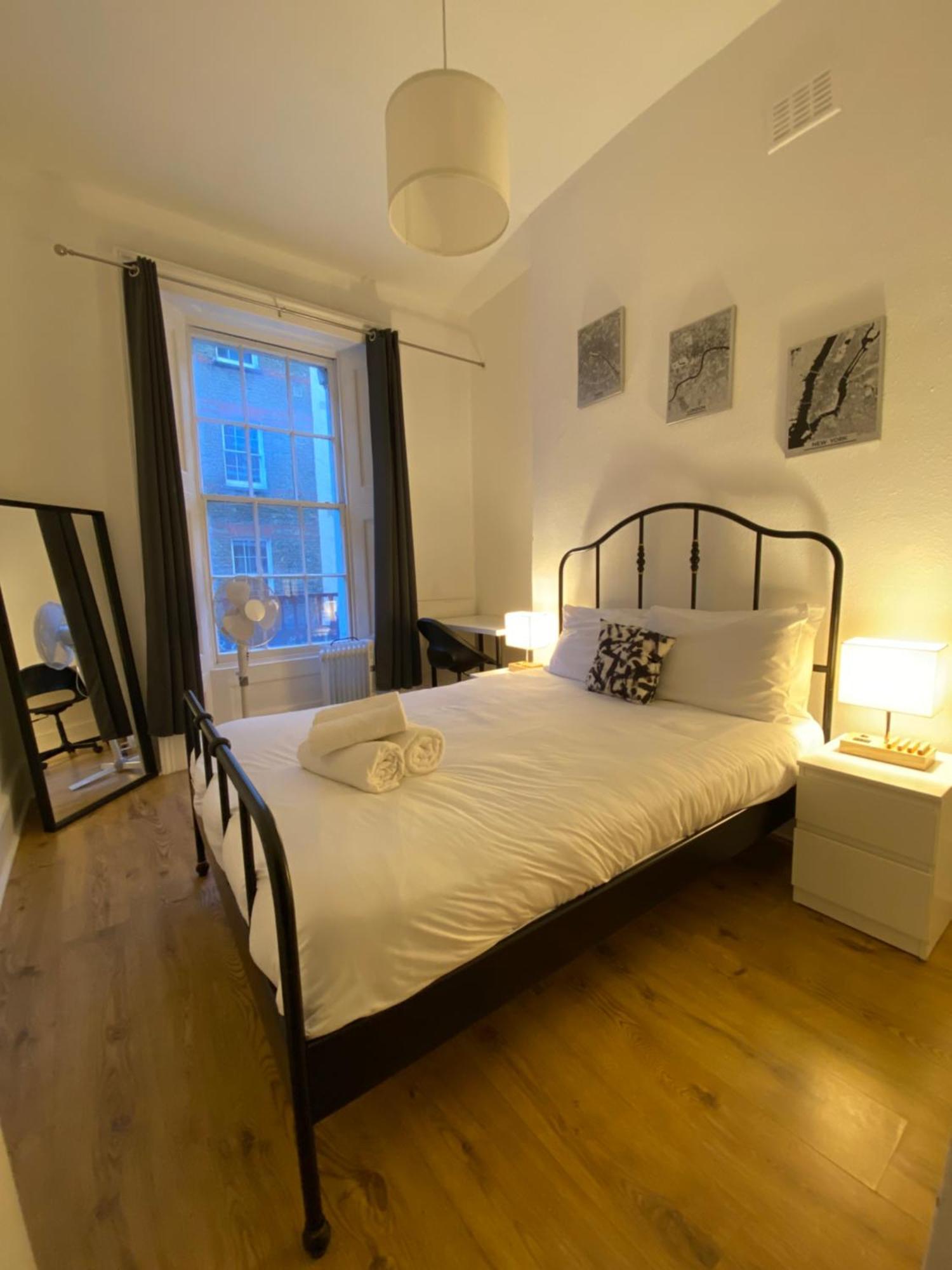 Stay In The Heart Of Soho ลอนดอน ภายนอก รูปภาพ