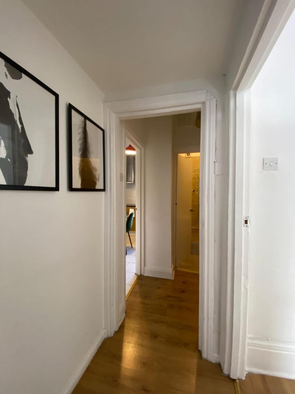 Stay In The Heart Of Soho ลอนดอน ภายนอก รูปภาพ