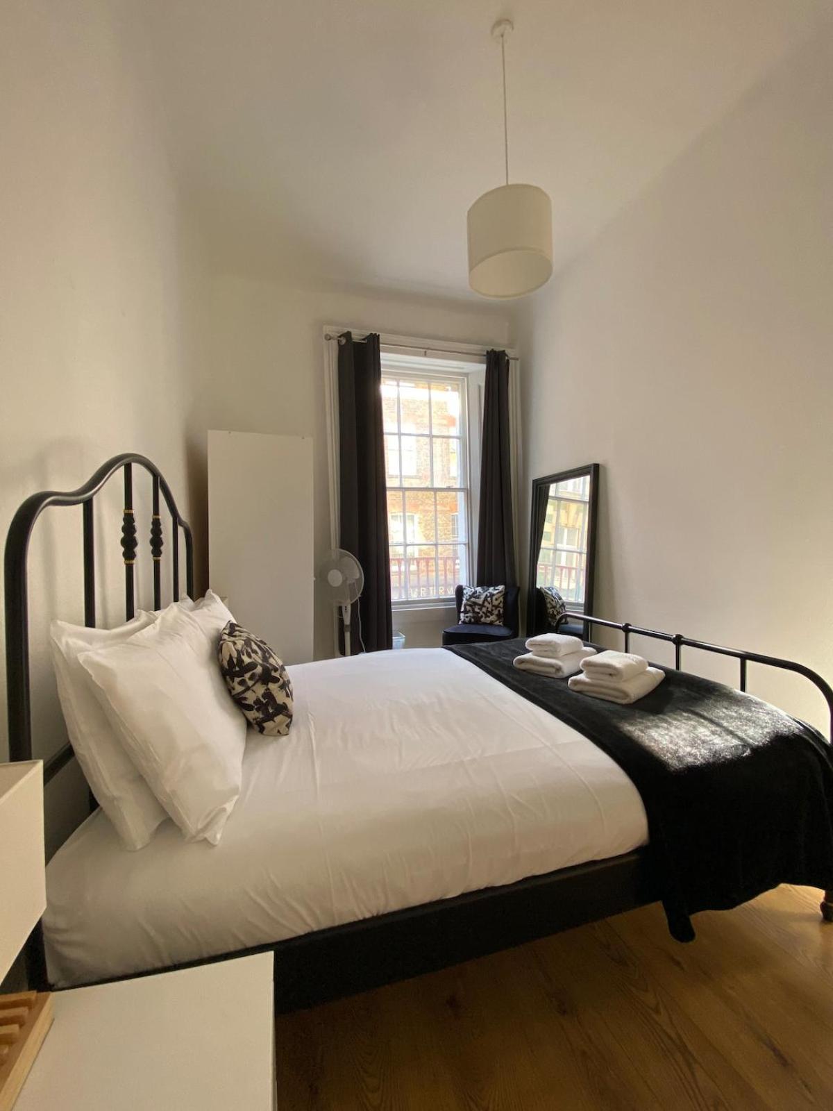 Stay In The Heart Of Soho ลอนดอน ภายนอก รูปภาพ