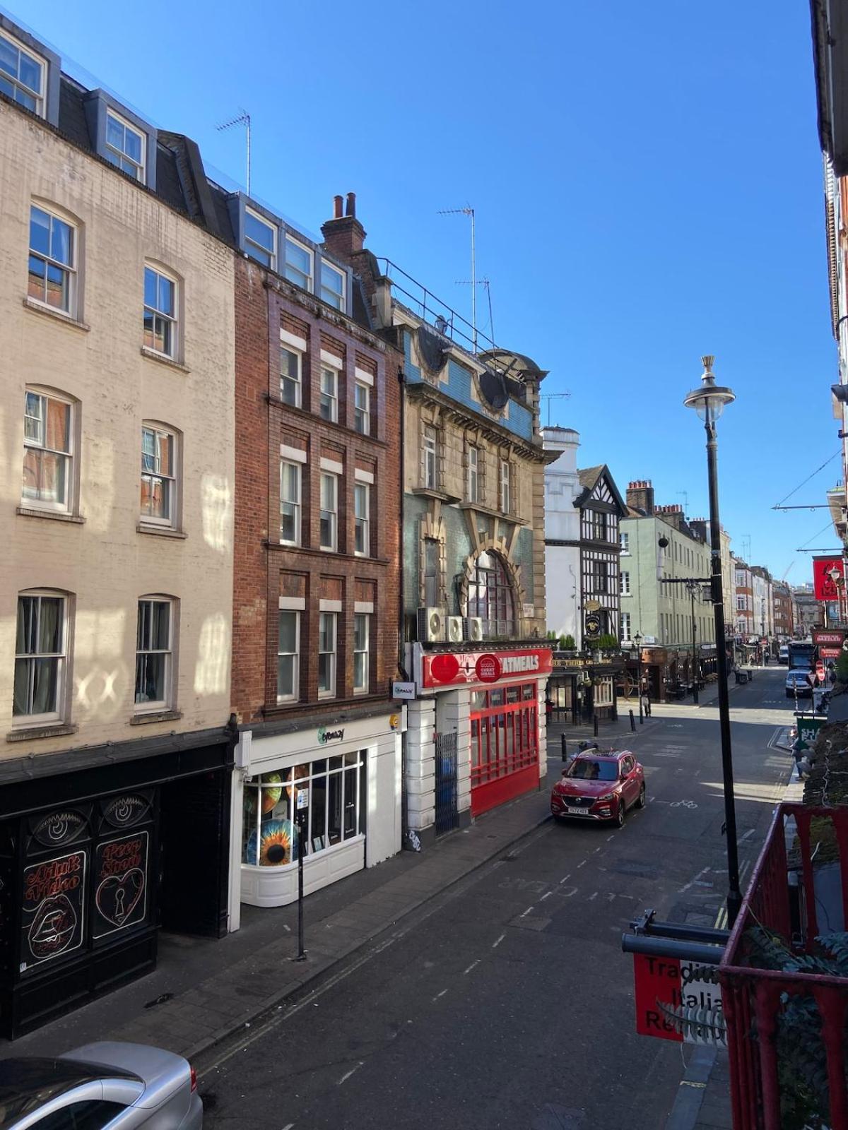 Stay In The Heart Of Soho ลอนดอน ภายนอก รูปภาพ